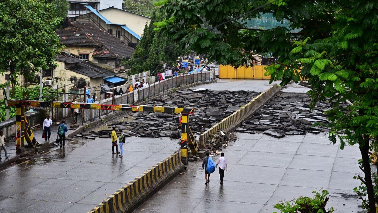 The closure of the bridge commenced on August 1 and is expected to last until July 31, 2026. 