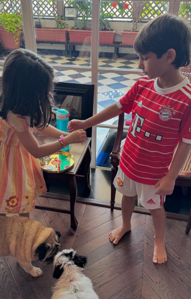 Inaaya ties rakhi to brother Taimur
