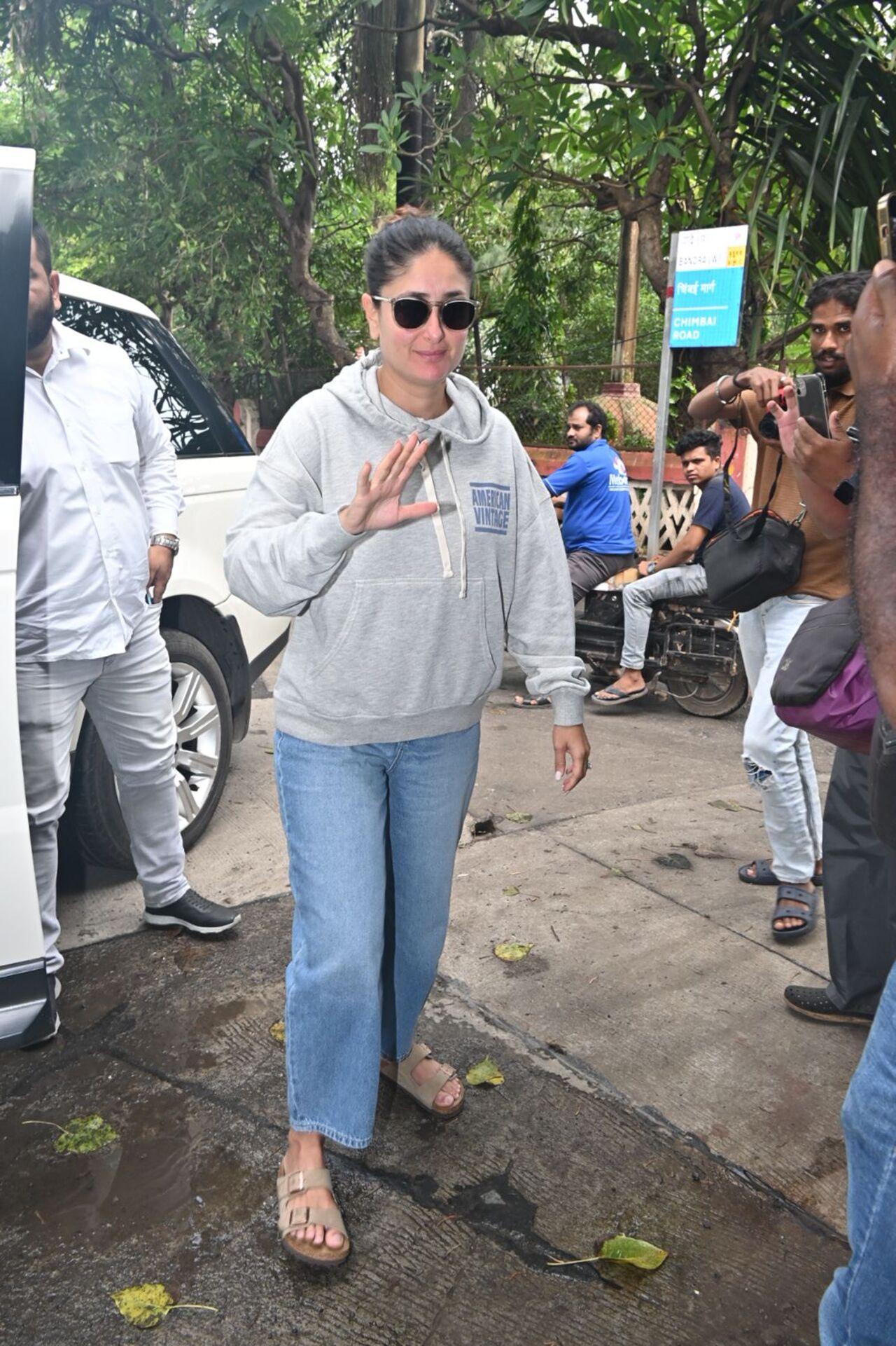Kareena Kapoor Khan spotted at a dubbing studio in Bandra