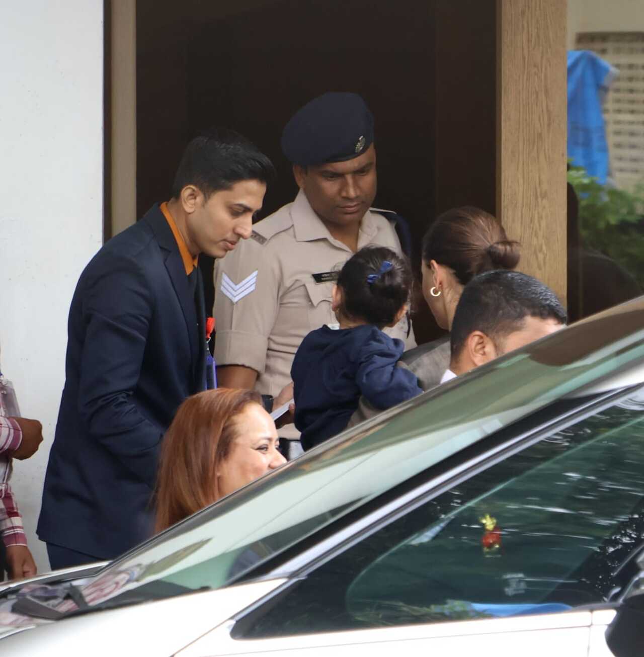 Alia Bhatt along with her daughter Raha were seen flying to Kashmir from Kalina airport for the shoot of Alpha