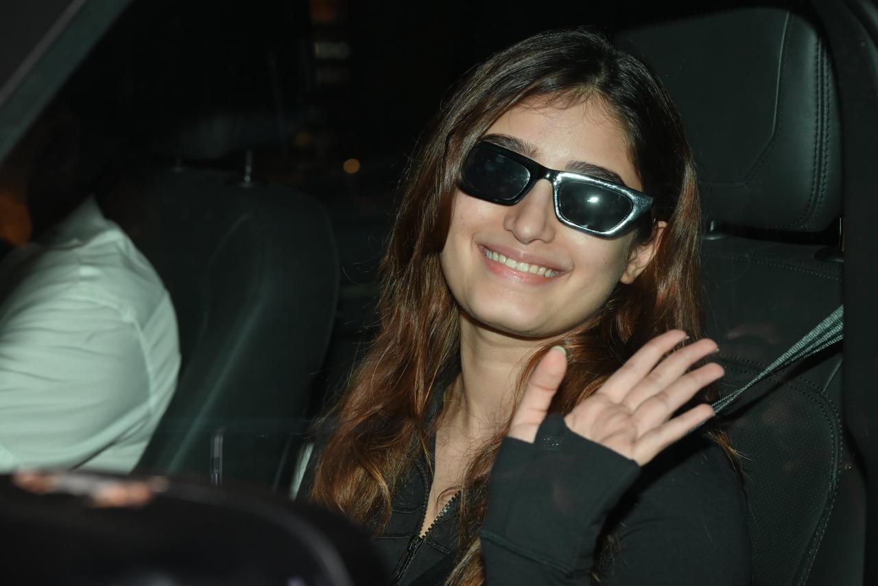 Raveena Tandon's daughter Rasha Thadani gets spotted in the city