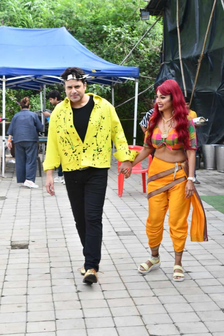 Comedian Krushna Abhishek portrayed Mithun Chakraborty, with his wife Kashmera Shah dressed as the iconic Helen. 