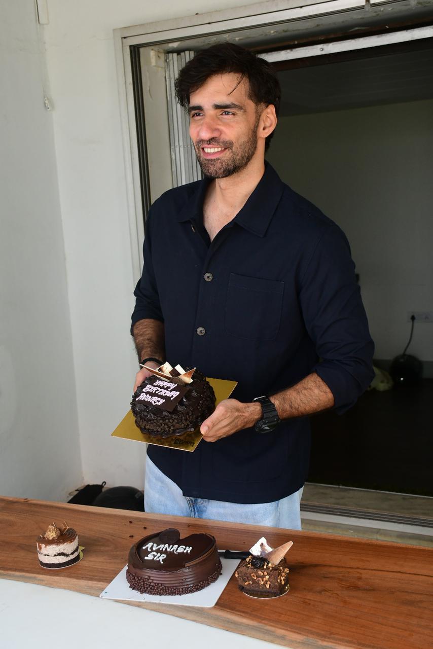 Avinash Tiwary celebrated his birthday with Mumbai paparazzi today