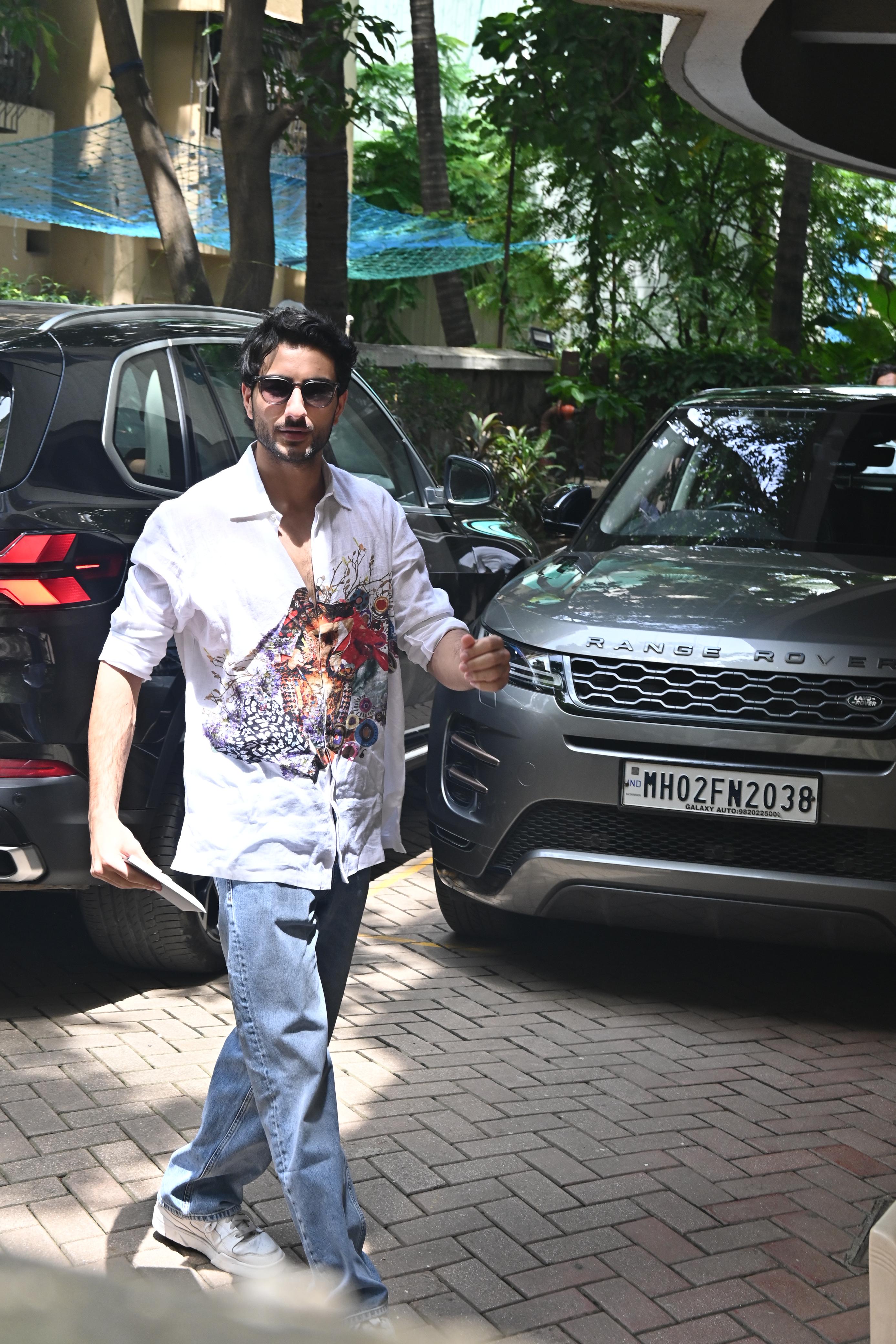 Ibrahim was dressed in a cool white shirt to celebrate his dad, Saif Ali Khan's birthday