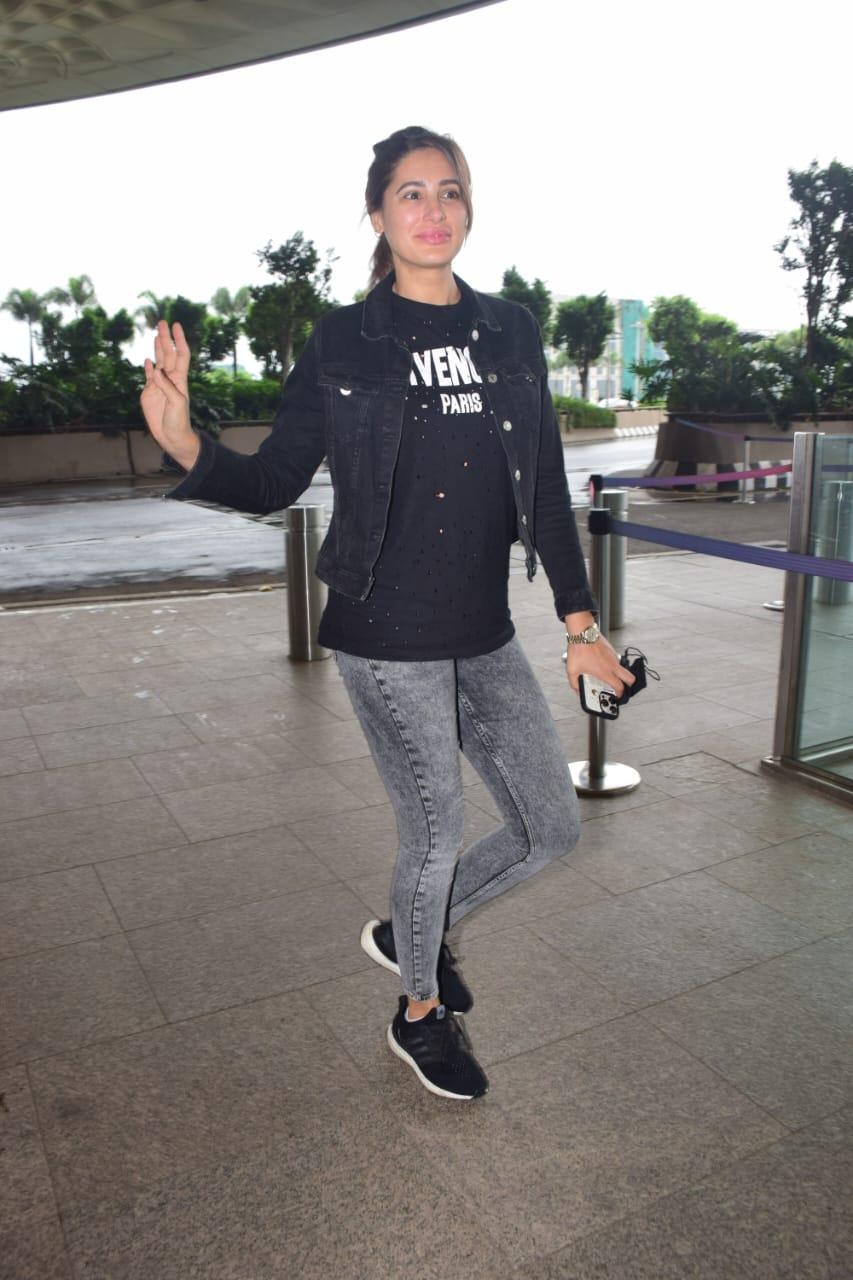 Nargis Fakhri was spotted at the Mumbai airport today