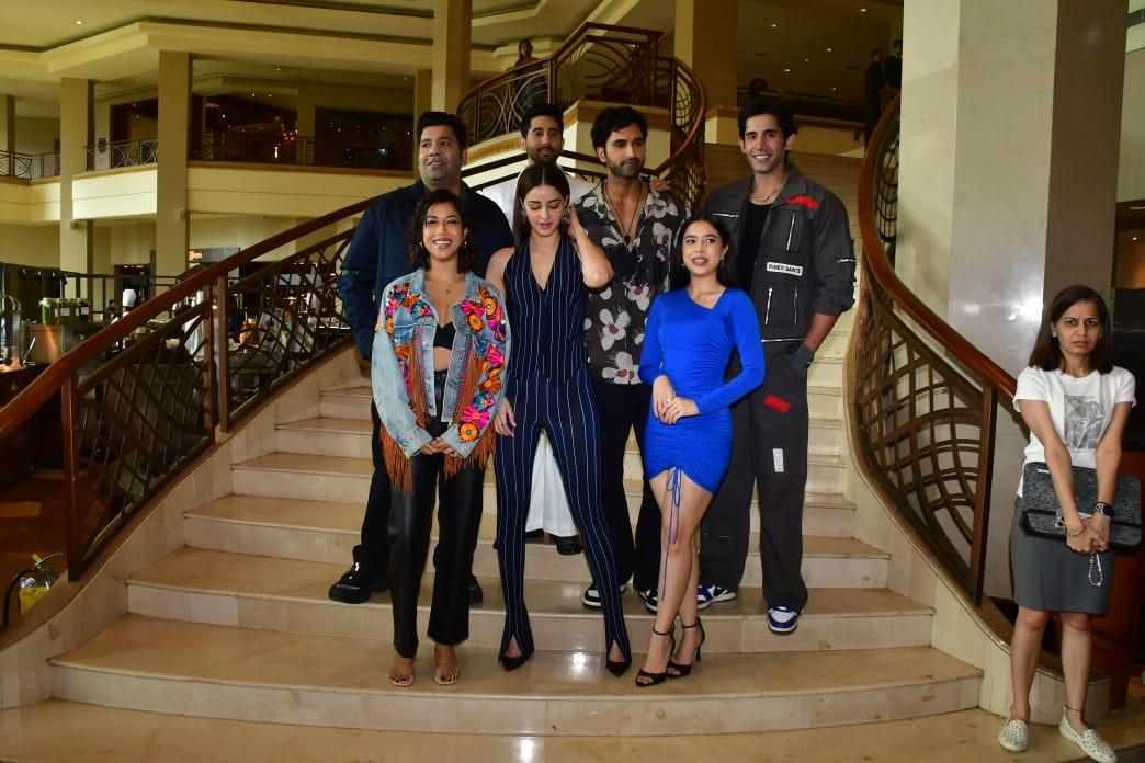 Take a look at team 'Call Me Bae'! Don't they look fabulous?