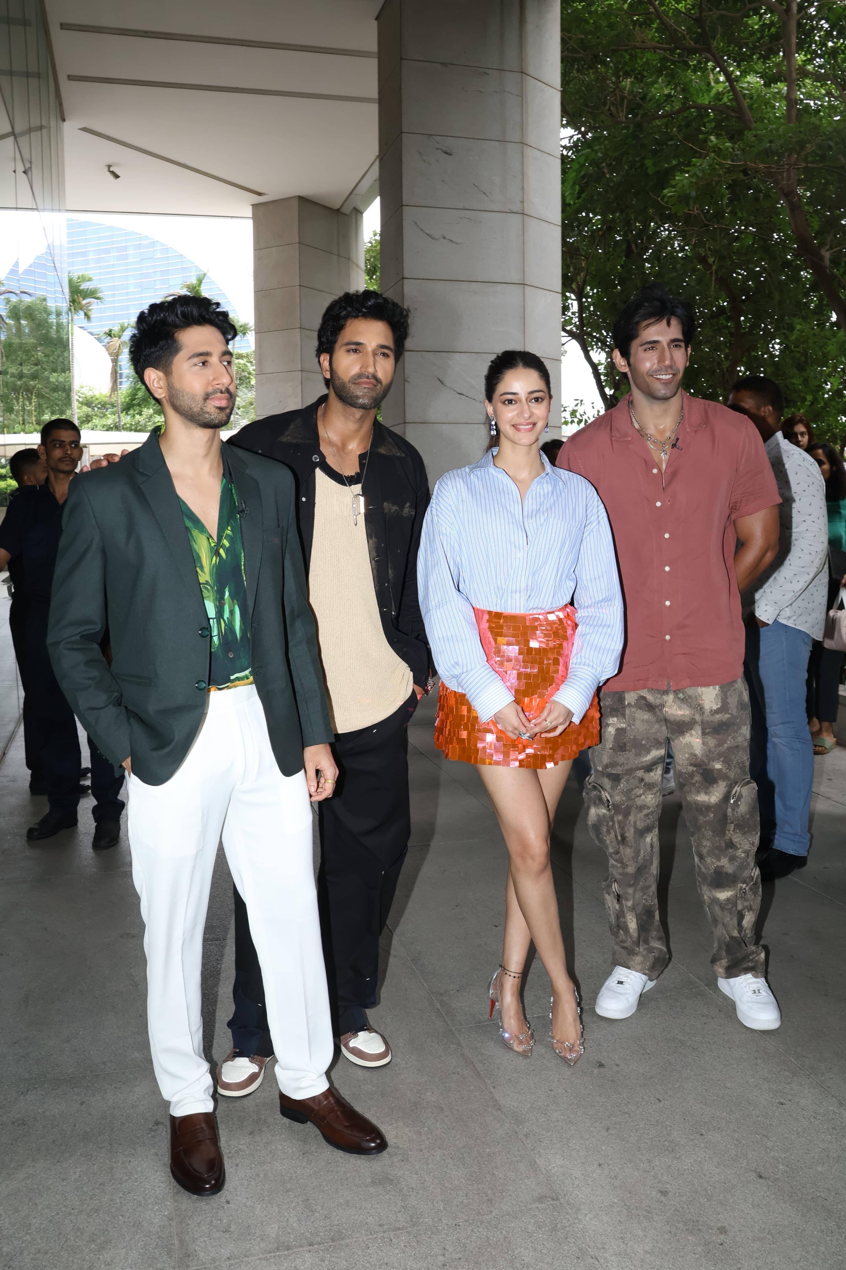 Ananya Panday posed with the boys of 'Call Me Bae'. Don't they all look picture perfect?