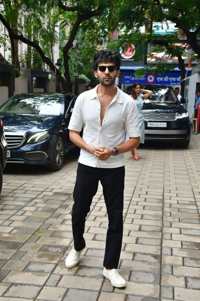 Kartik Aaryan was spotted at an office premises looking handsome! Are we loving this outfit combo on the actor?