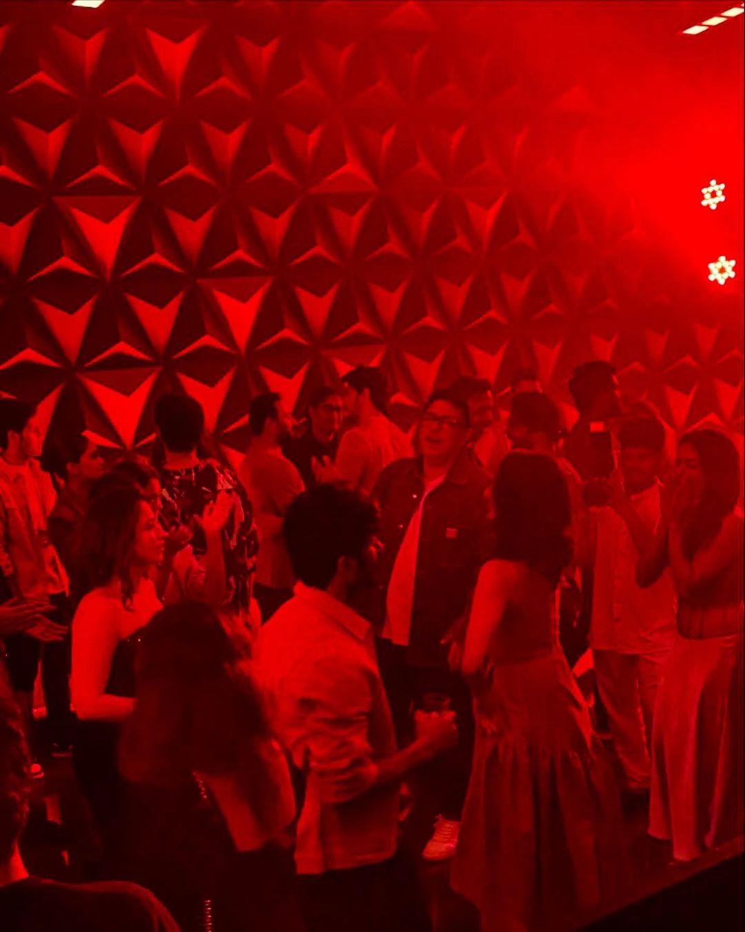 Can you spot your favourite celebs on the dance floor?