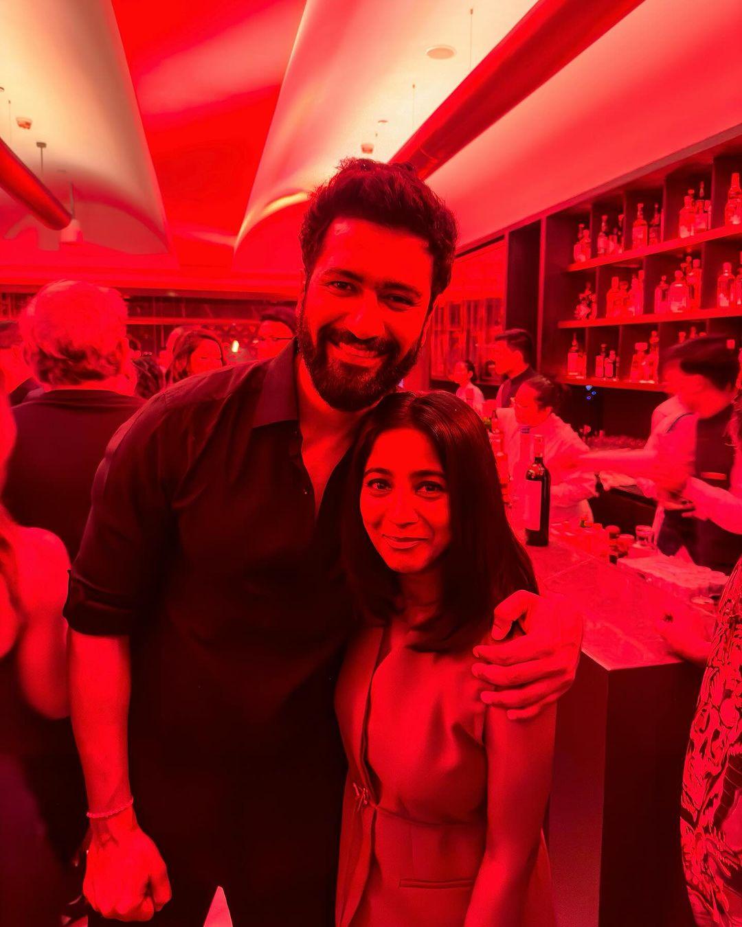 Vicky Kaushal looks all smiles with Anushka in this picture