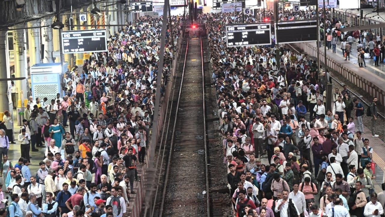 Senior Divisional Security Manager along with 60 jawans and 10 officials of RPF, are closely monitoring the situation at Badlapur station with the Government Railway Police (GRP) staff