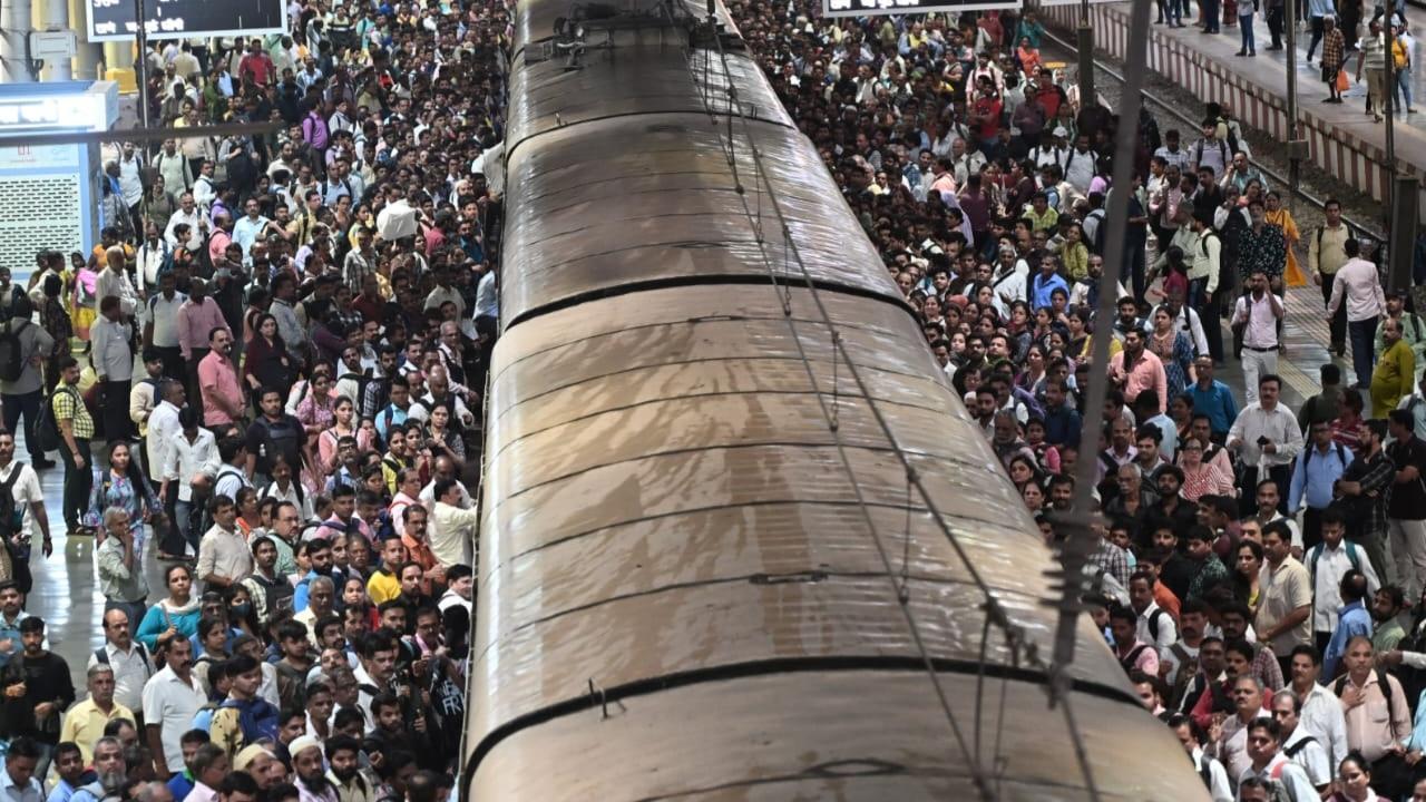 IN PHOTOS: Commuters witness huge rush at stations as people protest in Badlapur