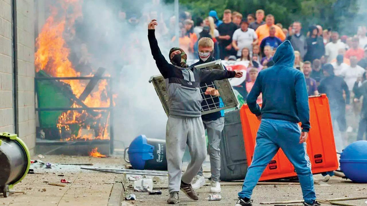 UK PM calls urgent meeting over ‘far-right thuggery’