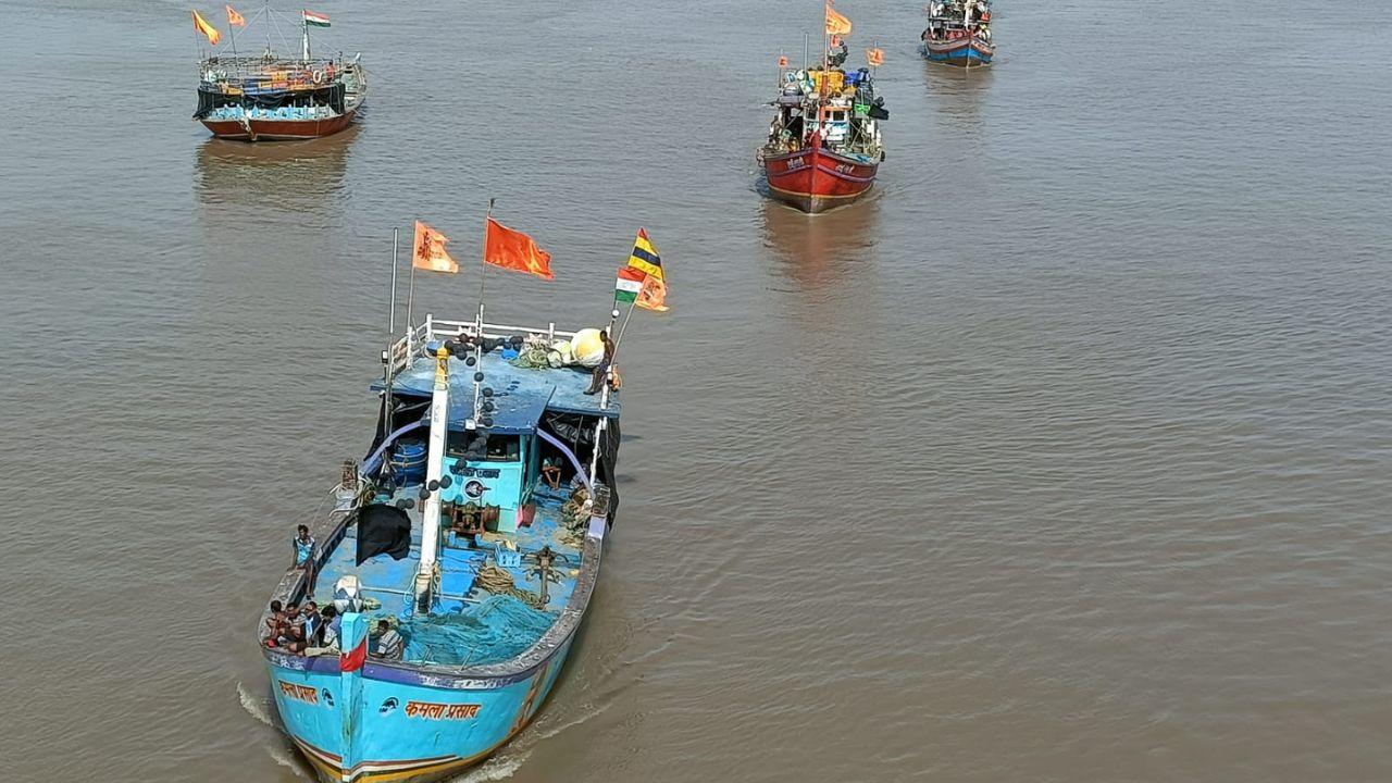 From its inception, Vadhvan Port was planned as a green port, balancing economic development with environmental sustainability and supporting India's blue economy.