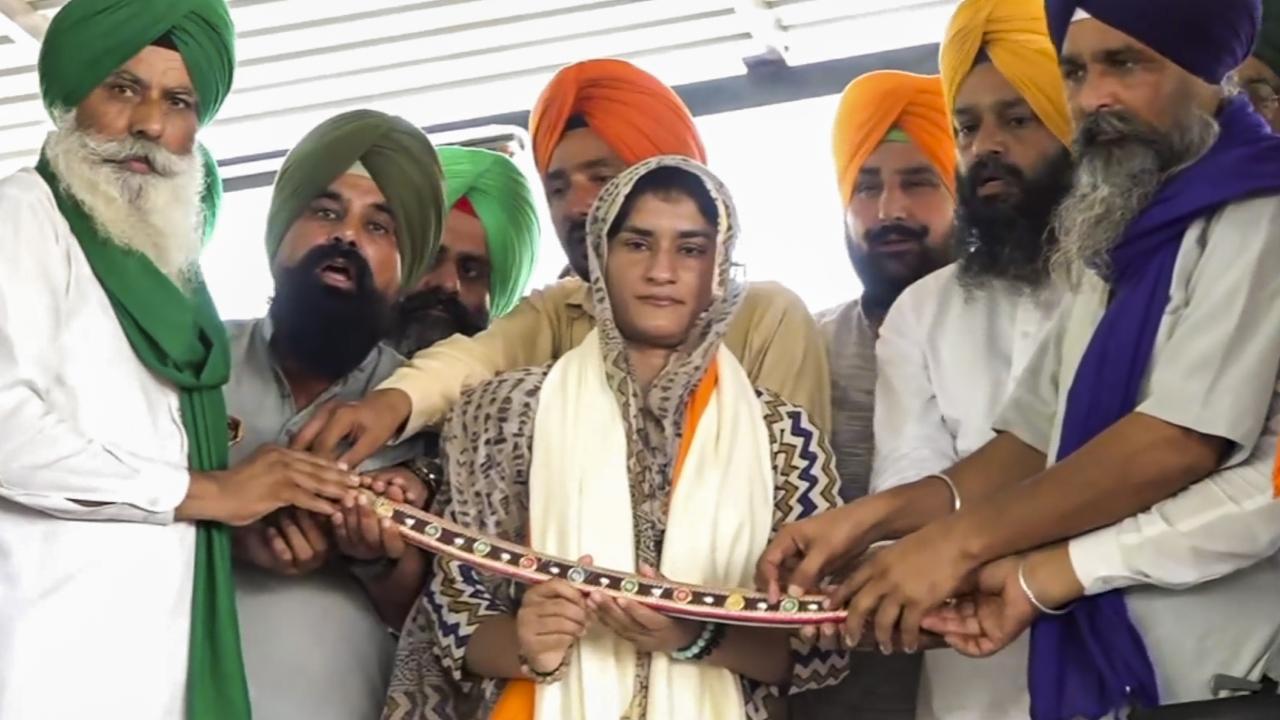 Phogat reaches at 'kisan mahapanchayat', says govt should listen to farmers