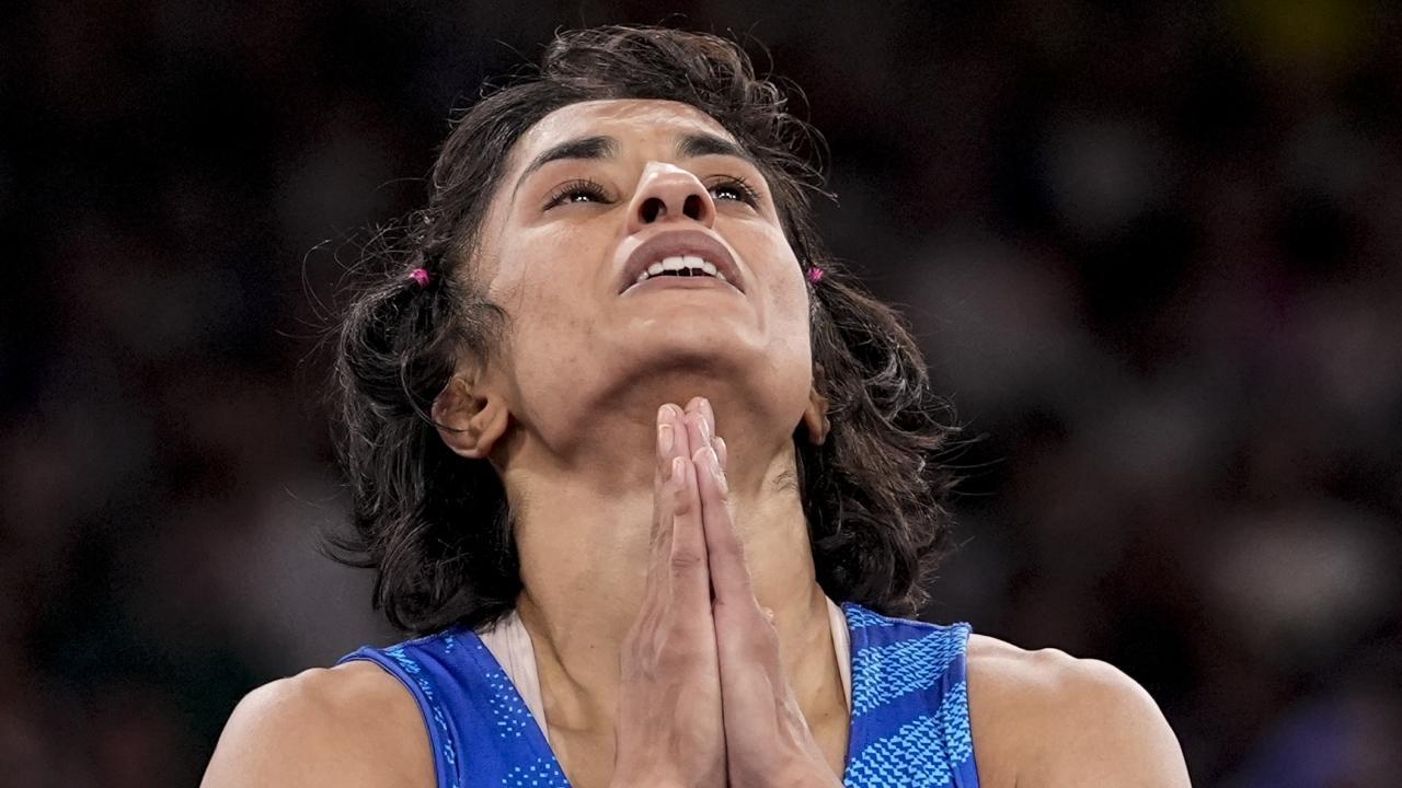 PM Modi, President Murmu and others react on Vinesh Phogat's disqualification