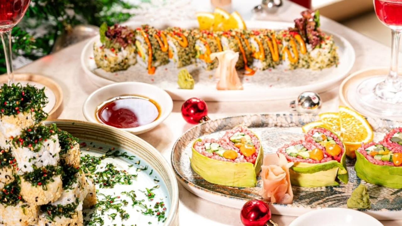 At CrayCraft, enjoy unique Christmas dishes that reimagine traditional recipes with a modern twist, accompanied by vibrant, festive cocktails.
Where: CrayCraft, Marol