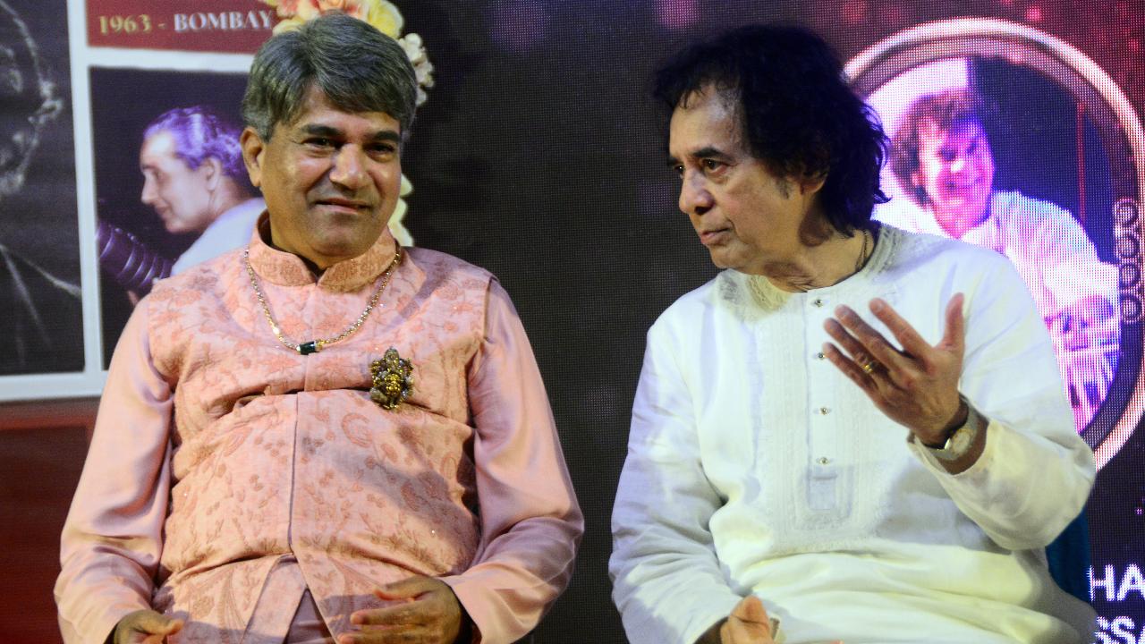 Suresh Wadkar and Ustad Zakir Hussain during Vasantotsav 2023 by Ajivasan musical academy at Santacruz, Mumbai (Pic: Satej Shinde)