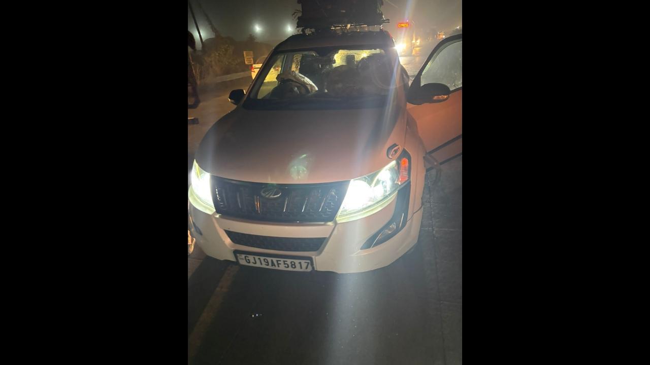 Car crashes into jersey barrier on Mumbai-Ahmedabad highway; 6 escape unhurt