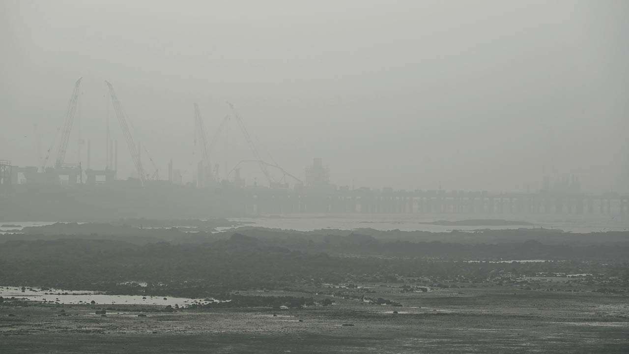 Carter Road in Bandra West, on Friday. Pic/Anurag Ahire