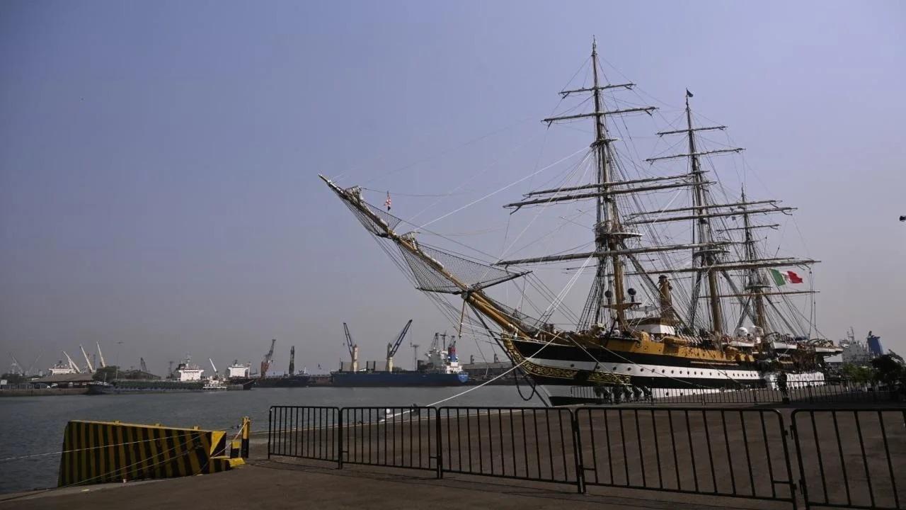 Italian ship Amerigo Vespucci leaves Mumbai for Doha after six-day stopover