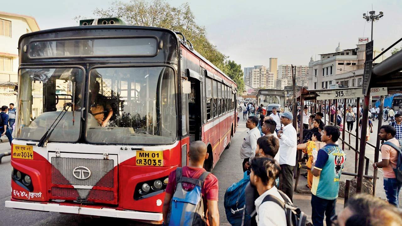 Mumbai: Only 42 out of 989 BEST-owned buses have working cams