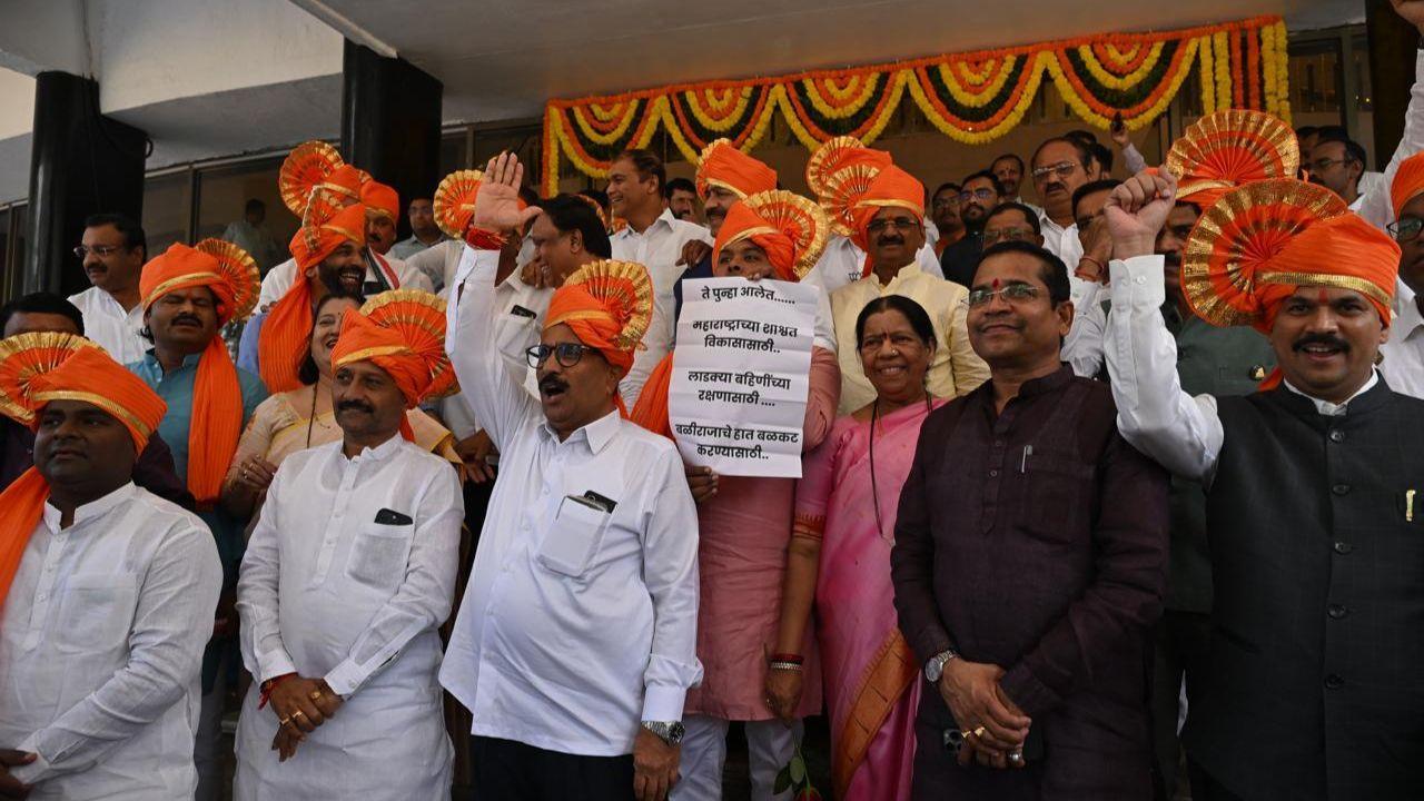 BJP MLAs celebrate after Devendra Fadnavis elected as legislative leader