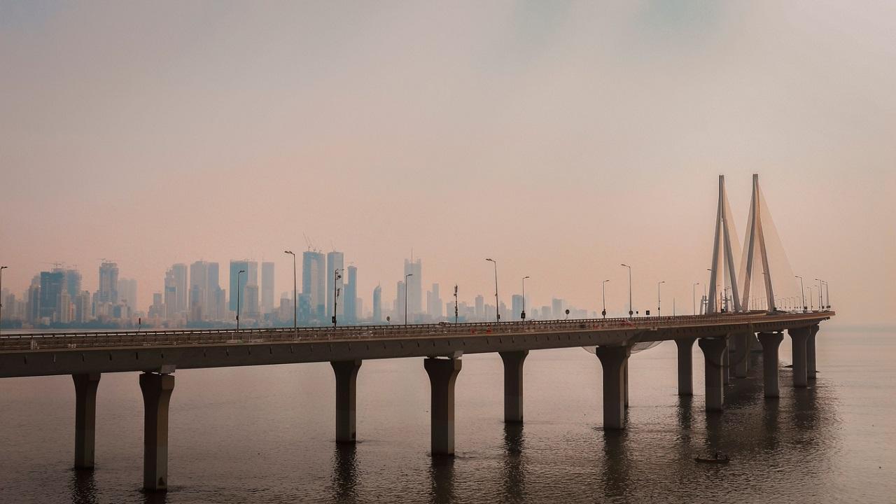 Mumbai: Driver injured after car overturns on Bandra-Worli Sea Link