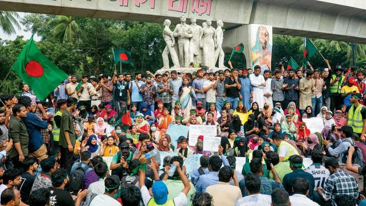 Shimla: Hindu outfits protest atrocities against minorities in Bangladesh