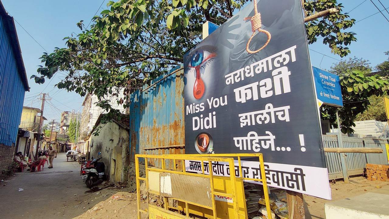 A banner seeking the death penalty for the accused. Pics/NIMESH DAVE