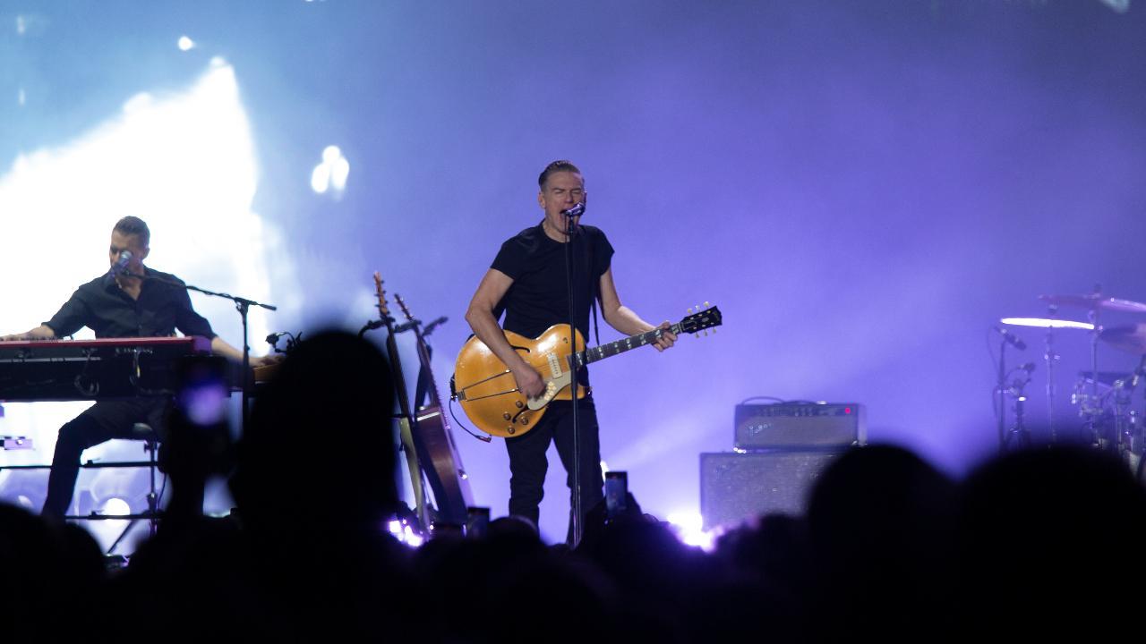 Bryan Adams delivers breathtaking performance in Mumbai