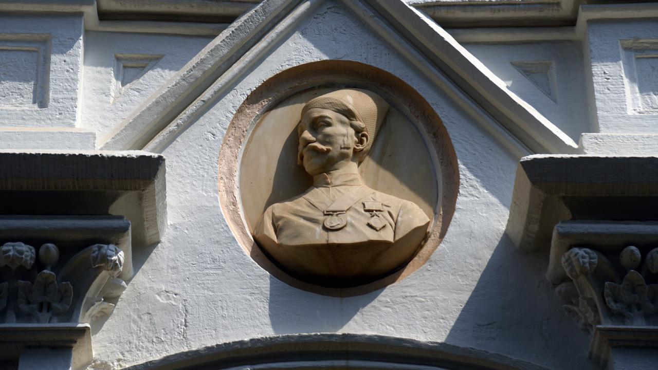 The bust of Sir Byramjee Jeejeebhoy