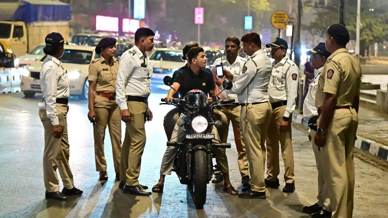 IN PHOTOS: Mumbai Police conducts Drink-and-Drive checks on New Year's Eve