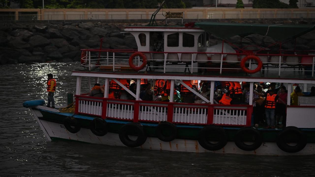 Despite these warnings, the authorities have failed to address issues, including overcrowding on boats and the lack of life jackets for passengers