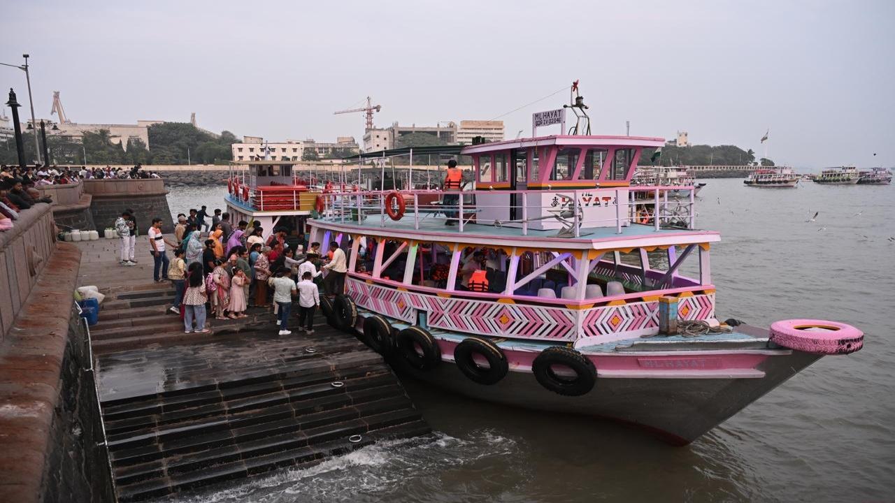 IN PHOTOS: Gateway of India witnesses Sunday rush to Elephanta Island