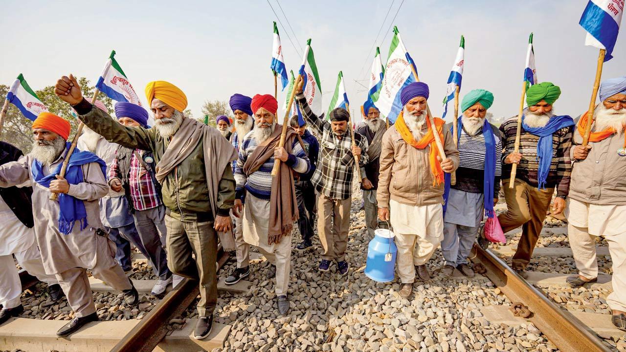Farmers in Punjab hold ‘rail roko’ protest