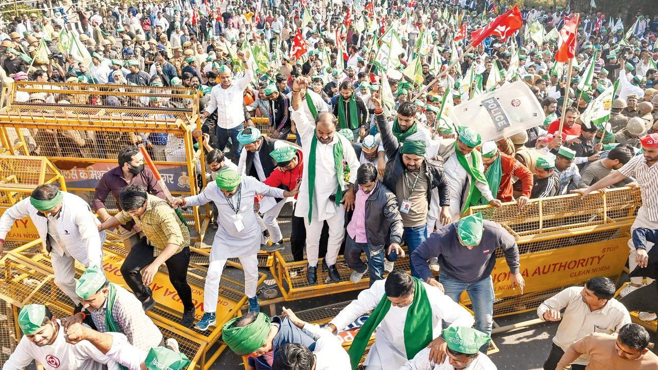 Farmers’ protest: Police barricade Delhi-Noida border as march begins