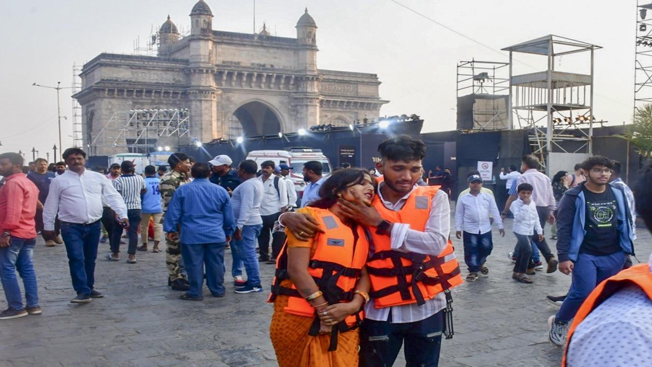 Death toll rises to 13 in Elephanta ferry crash; 101 passengers rescued: CM Fadnavis 