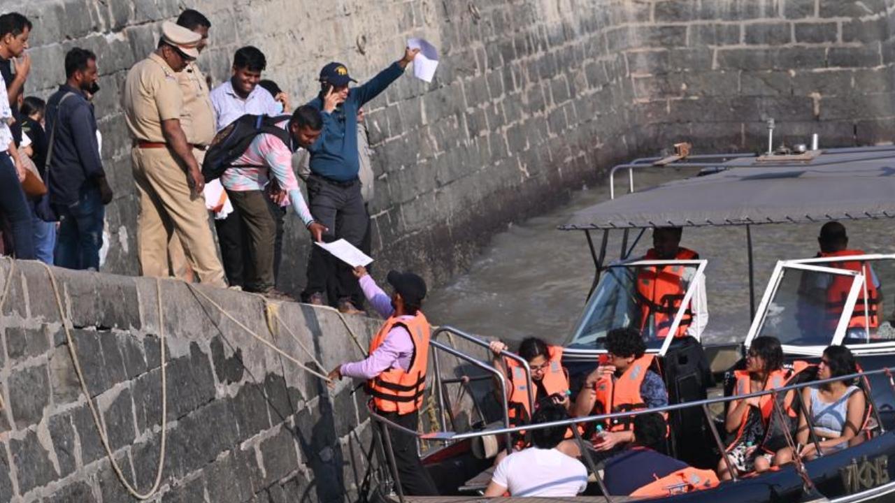 Naval boats found the body of Johan Mohammad Nisar Ahmed Pathan in the Mumbai harbour area after three days of search