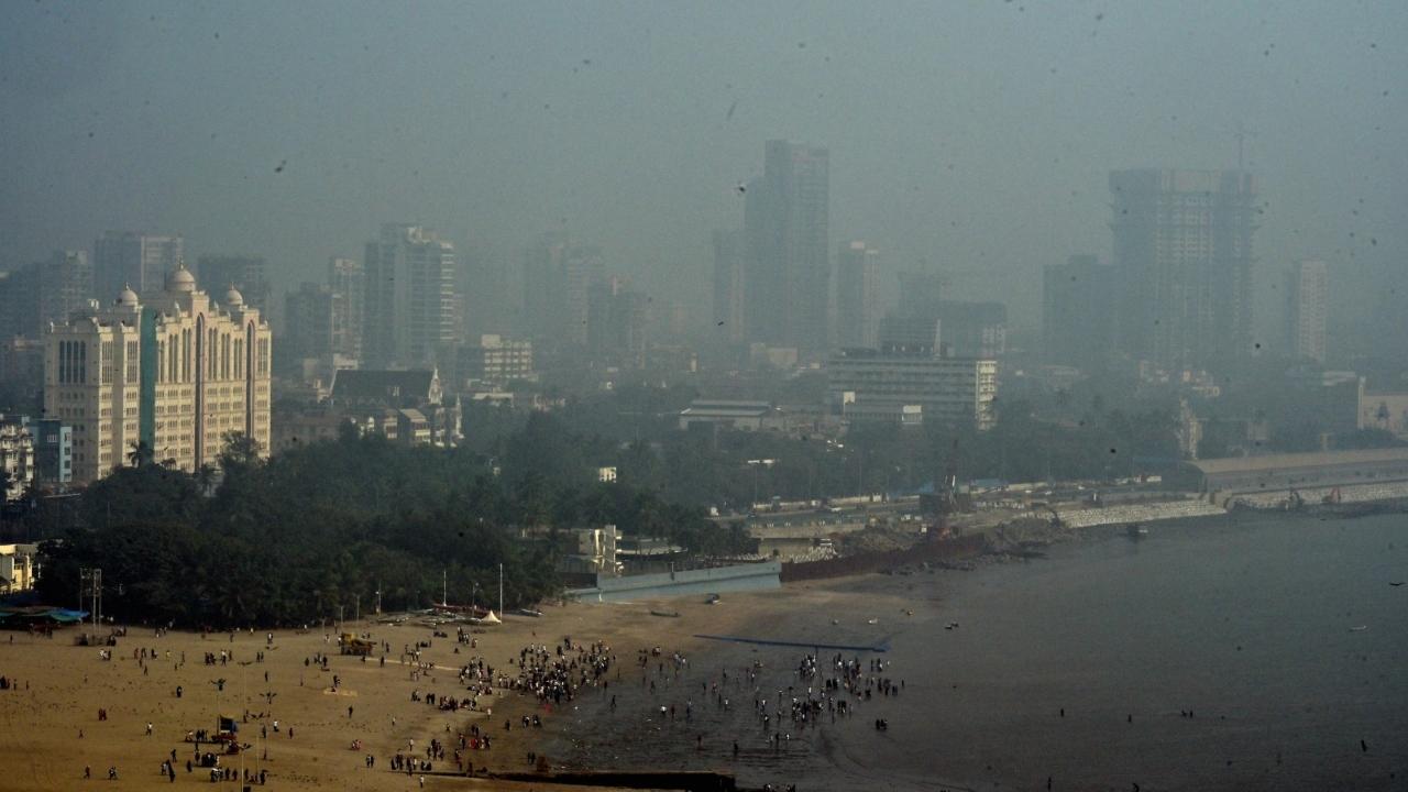However, the AQI remained in the 'moderate' category. (PIC/SHADAB KHAN)