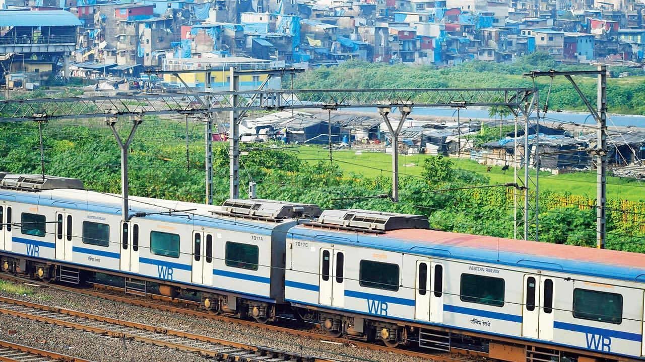 Central Railway has idle AC local train, Western Railway passengers want it to run from Bhayandar