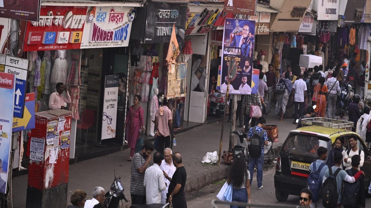 The Dadar West area witnesses a heavy rush of passengers daily. The Central Railway announced it will run 12 additional suburban special trains on Friday