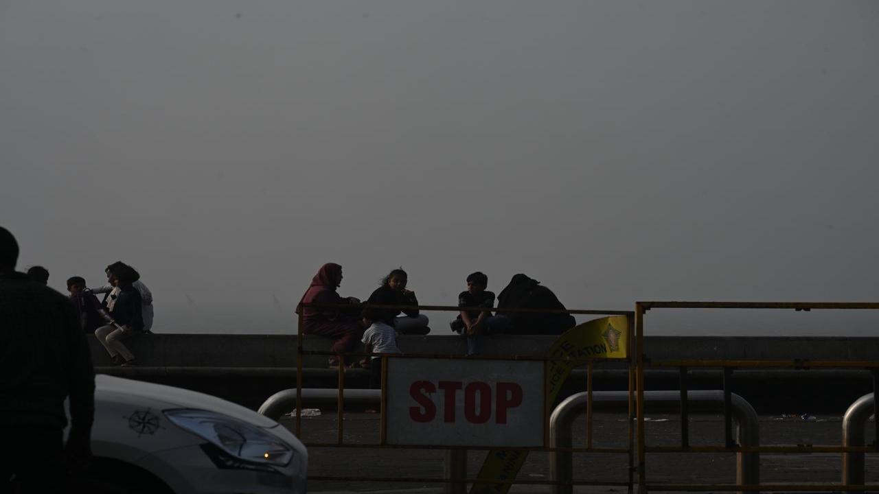 IN PHOTOS: Mumbaikars enjoy a cool Friday evening amid hazy skies     