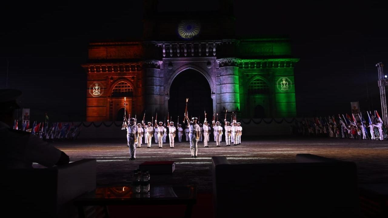 Special maritime displays, including synchronized drills and flyovers by naval aircraft, were held over the Arabian Sea