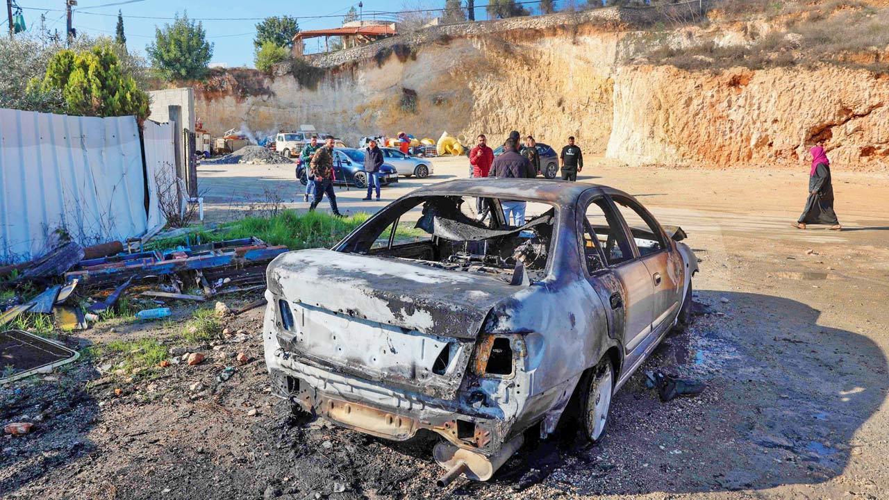 Jewish settlers attack Palestinian towns, clash with Israeli troops in area