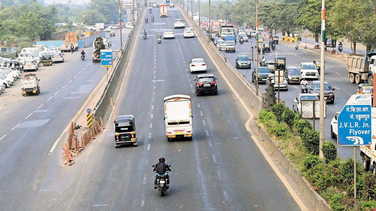 The stretch towards Thane on the JVLR flyover. PIC/RAJESH GUPTA
