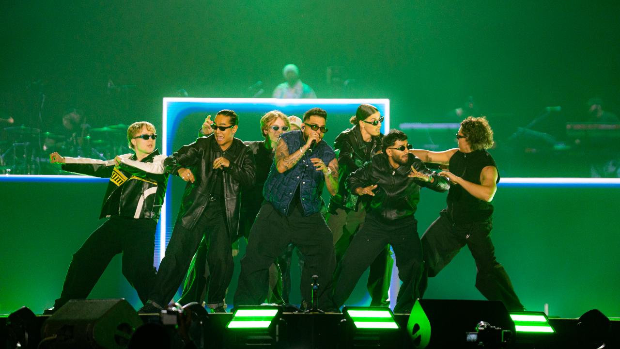 Joining Aujla once again on tour, Norwegian dance group Quick Style added a visual finesse to the Mumbai leg of the tour with their smooth dance moves