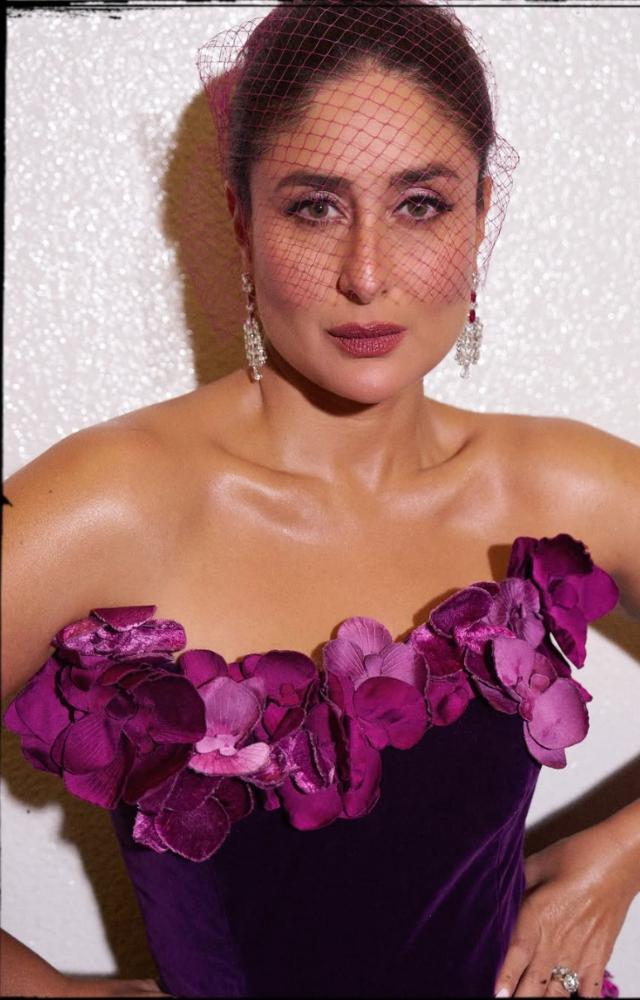 Kareena Kapoor was styled by Sonam Kapoor’s sister and fashion designer Rhea, who never misses a chance to serve fashion.  

