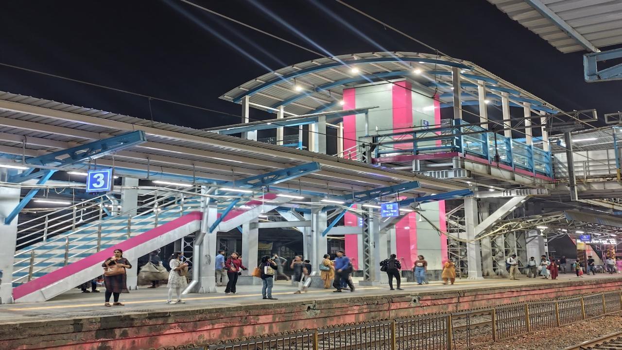 IN PHOTOS: New elevated deck at Khar Station now open to commuters 