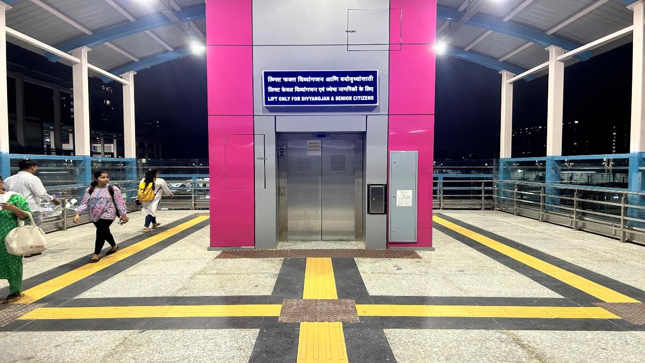 The revamp of Khar Station can take the load off Bandra Station as Khar has already been linked with Bandra Terminus through a 44-m-long and 6-m-wide footover bridge at a cost of Rs 4.55 crore by the Western Railway